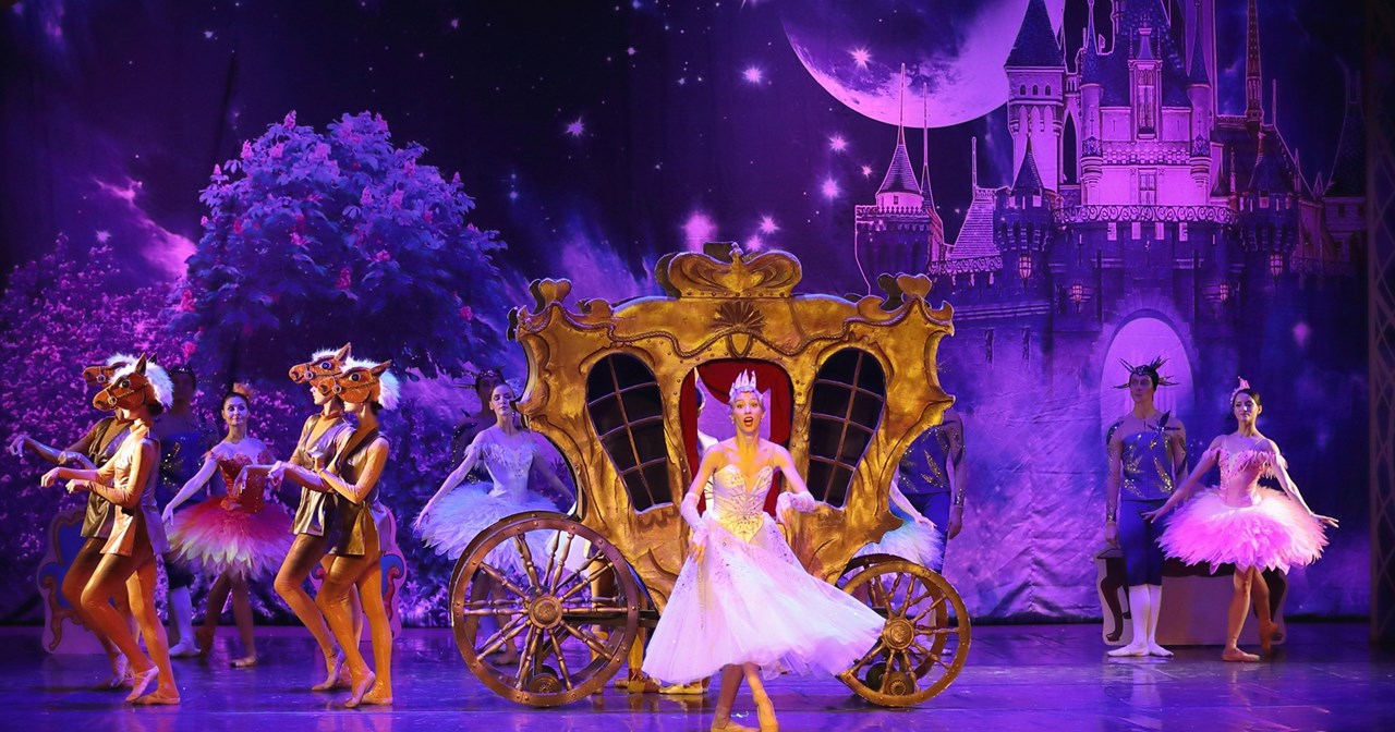 4 γιορτινά ραντεβού στο Christmas Theater - εικόνα 6