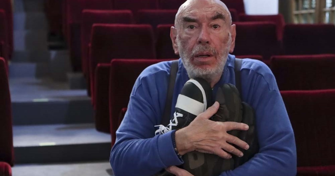 Οι τελειόφοιτοι της Δραματικής Σχολής "Πρόβα" σε μια παράσταση-αφιέρωμα στον Σωτήρη Τσόγκα - εικόνα 1