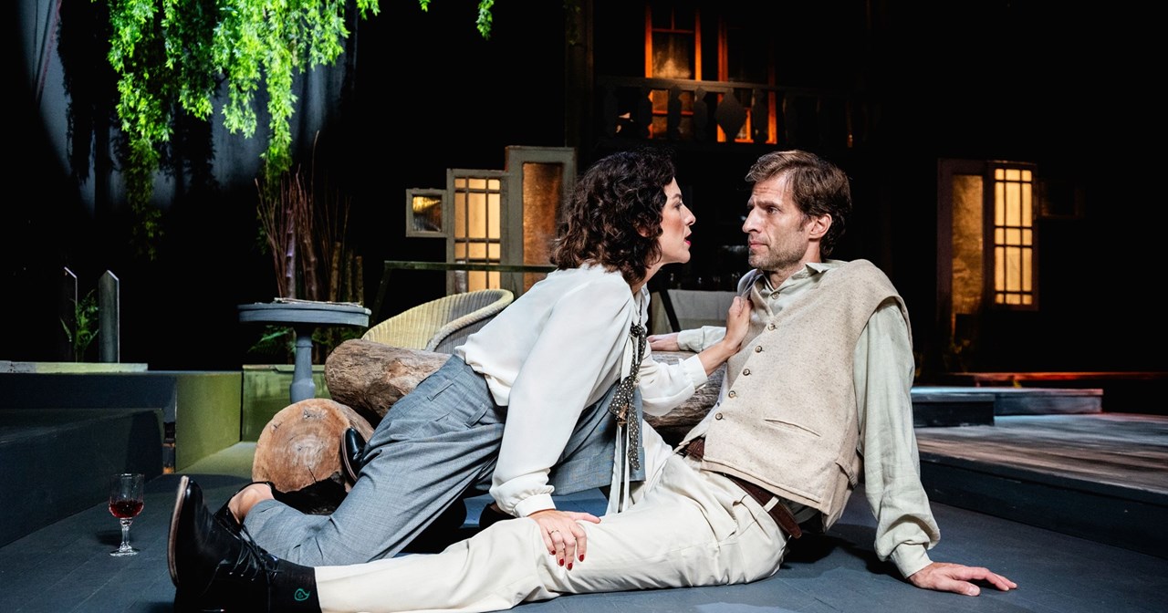 "Τα κατά μάρκον, μια ρεμπέτικη λειτουργία": Ο θεατρικός μονόλογος του Τάκη Χρυσικάκου επιστρέφει στο θέατρο Τόπος Αλλού - εικόνα 5