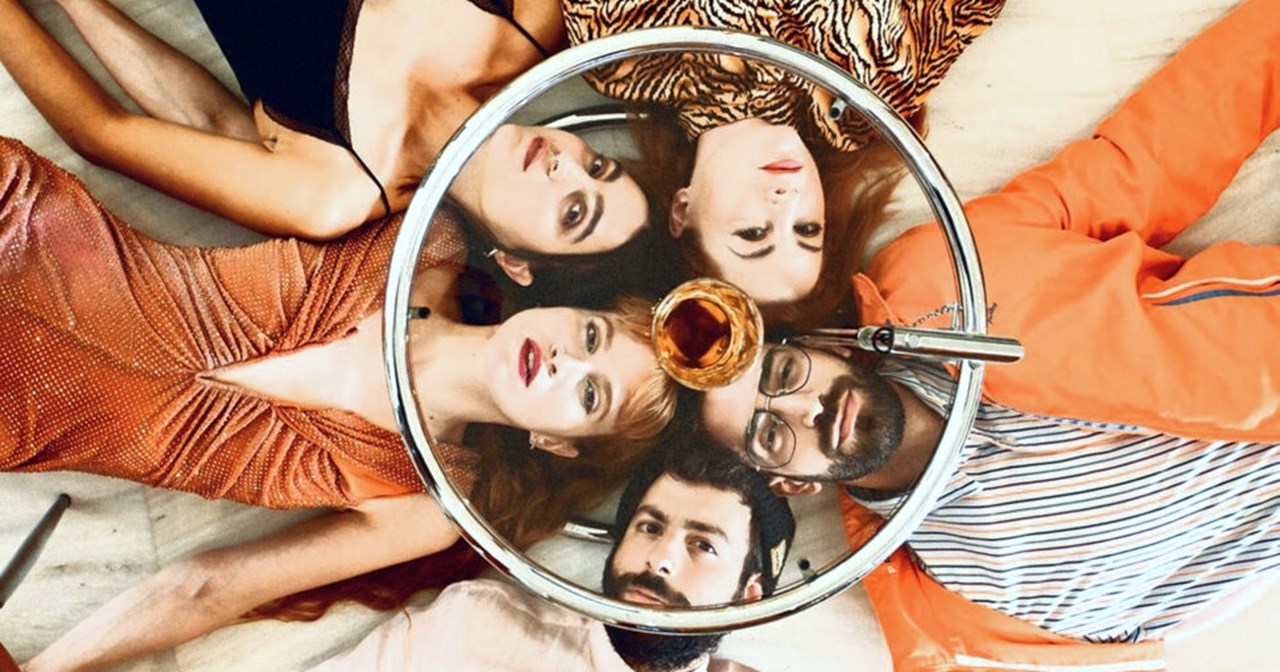 Ο Μάνος Βουλαρινός φέρνει τη "Μεγάλη αρπαχτή" στο Παλλάς - εικόνα 2