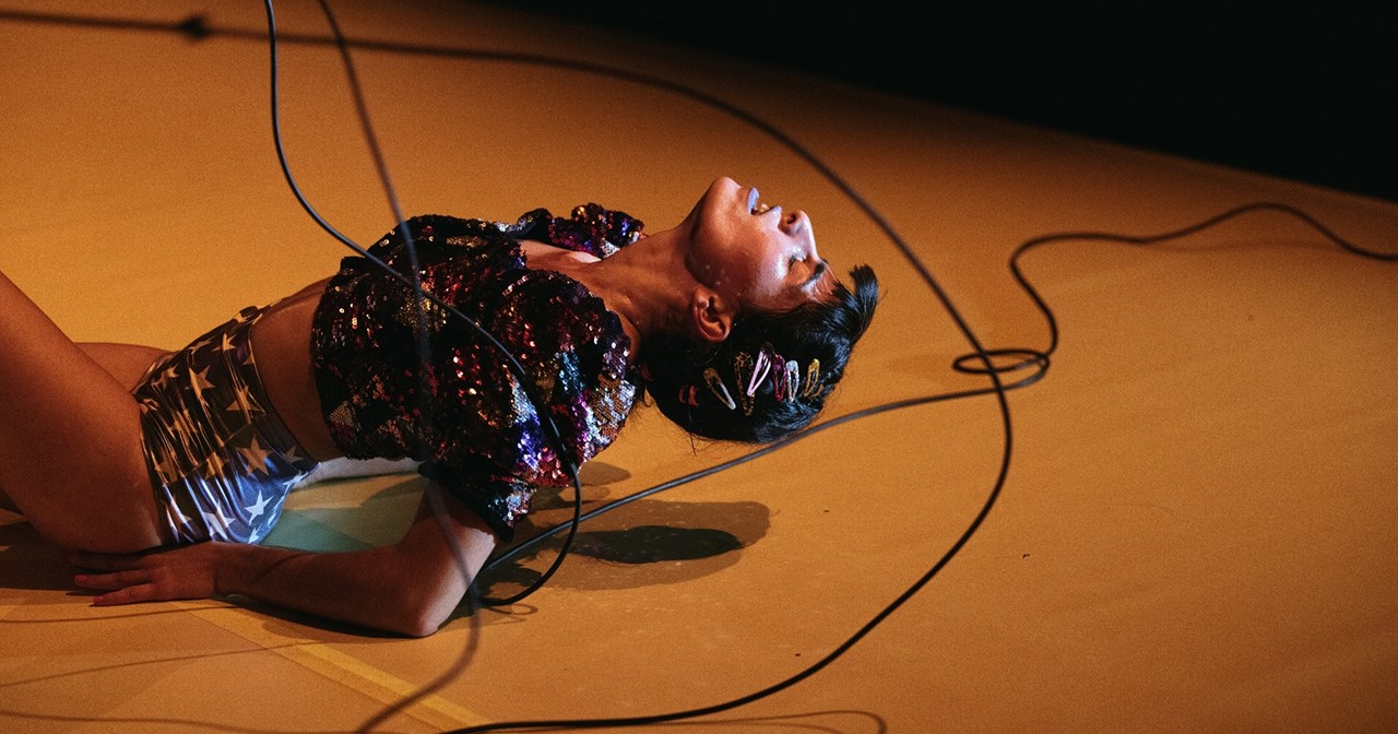 Ποιος τελικά είναι ο φιλάνθρωπος; Οι Dirty Granny Tales απαντούν - εικόνα 2