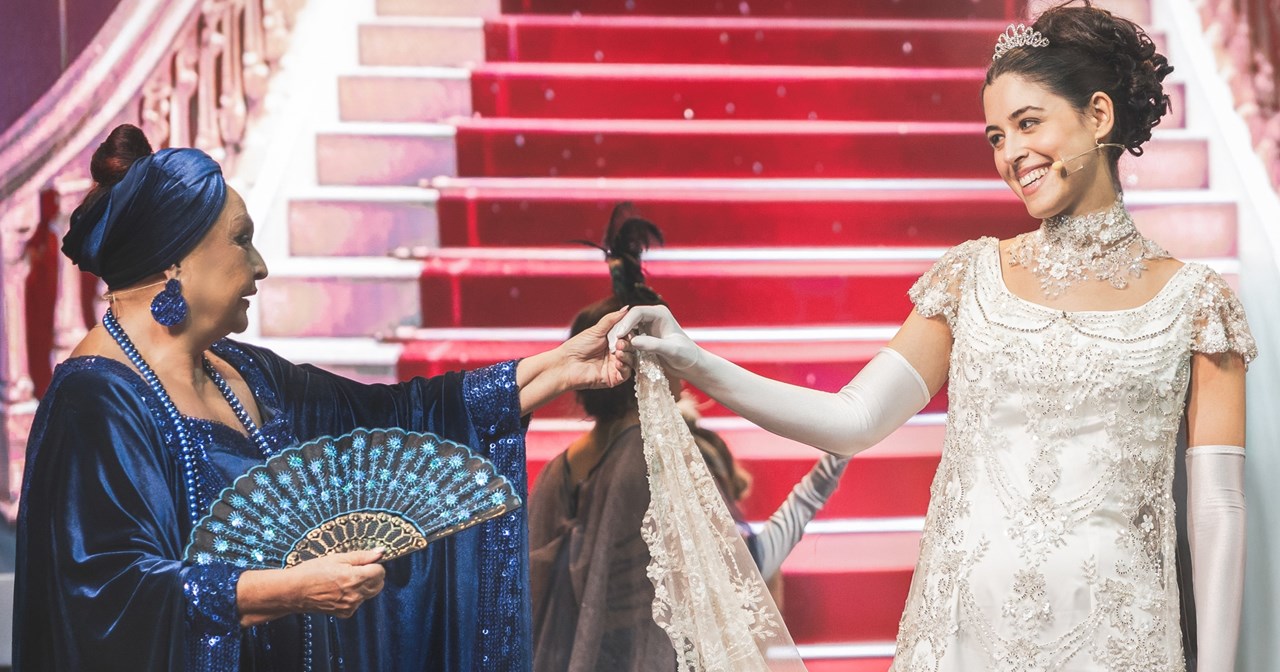 Εορταστικό πρόγραμμα παραστάσεων για τη "Φθινοπωρινή ιστορία" - εικόνα 2