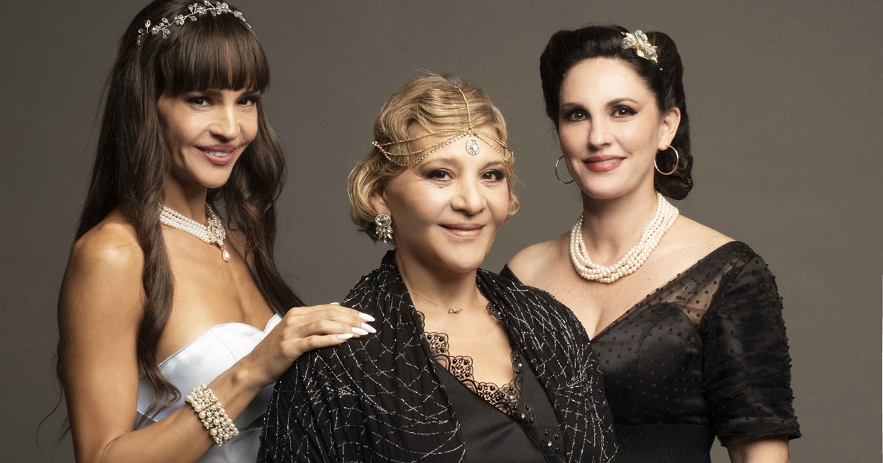 Για τη Γιώτα Νέγκα "το θέατρο και το τραγούδι είναι αδελφές τέχνες" - εικόνα 4