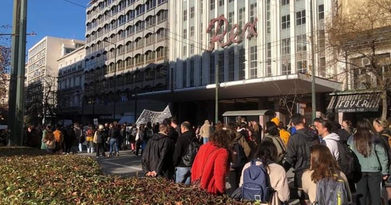 Στα άδυτα του θρυλικού μπαρ, "Χαβάη", με τα "Μπλε καστόρινα παπούτσια" - εικόνα 4