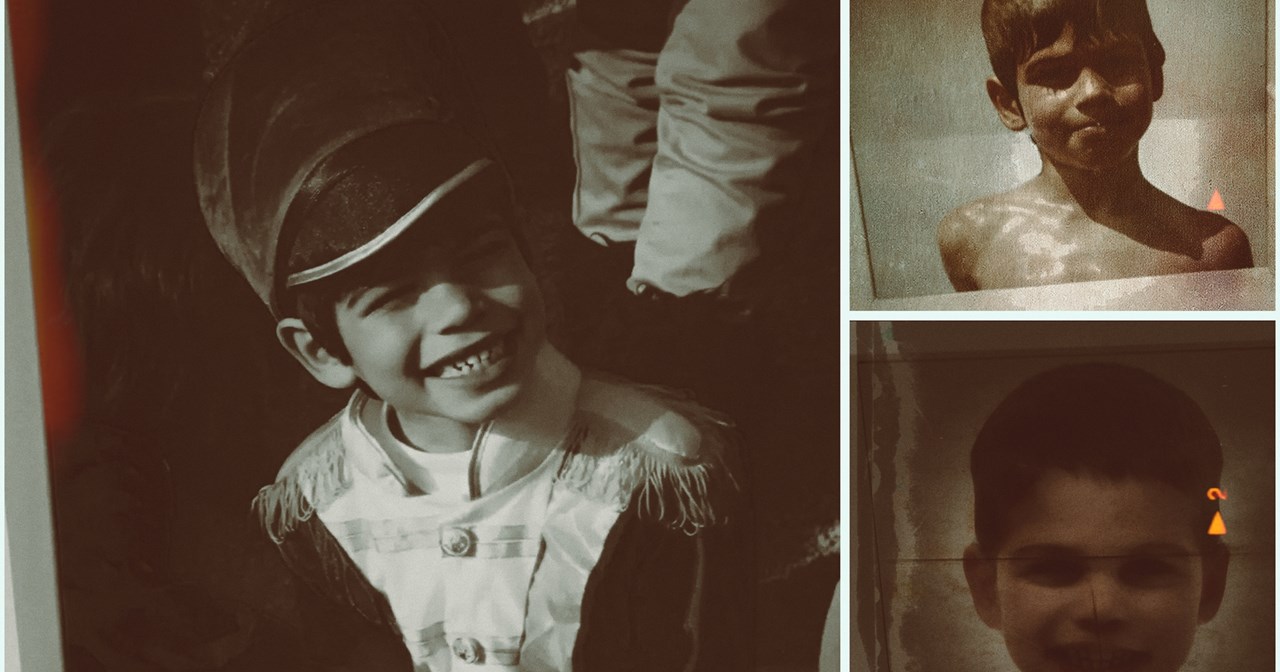 RADIO 1: Όταν το θέατρο εκπέμπει ζωντανά την "πιο λυπημένη μέρα της ζωής μας" - εικόνα 2