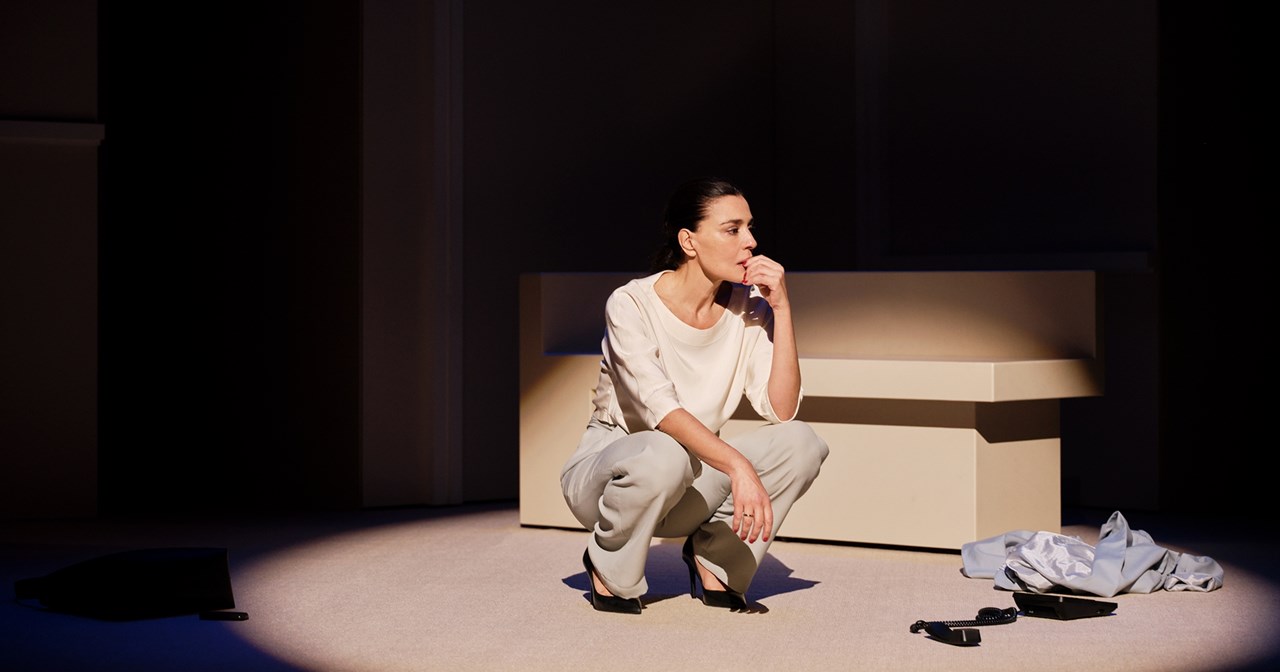 "Η πλεξούδα": Το παγκόσμιο best seller για πρώτη φορά στο θέατρο - εικόνα 3