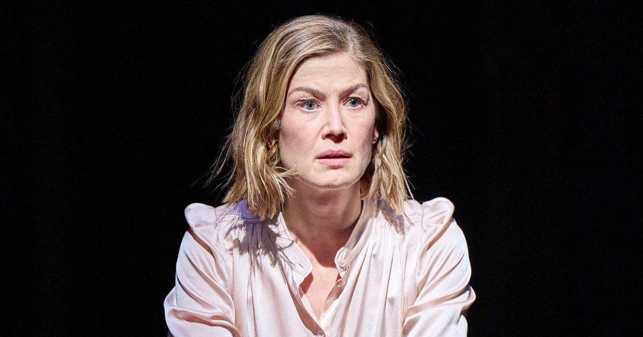 "Μάστερ και Μαργαρίτα": η ομάδα Κι όμΩς κινείται επιστρέφει για τρεις μόνο παραστάσεις - εικόνα 3