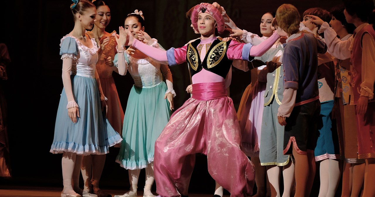 "In Motion: Ένα άγαλμα που το ’σκασε" – μια διαδραστική παράσταση που θα αγαπήσετε - εικόνα 4