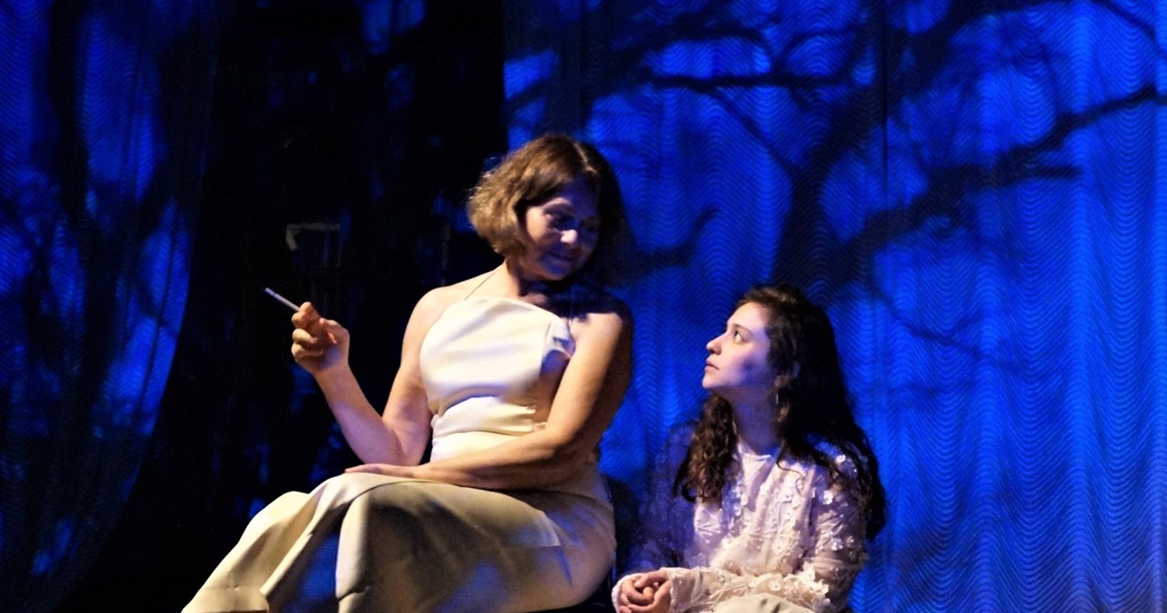 "Κάθε πέρσι και του χρόνου": Κωμωδία που φλερτάρει με τις σκοτεινές μας σκέψεις - εικόνα 4