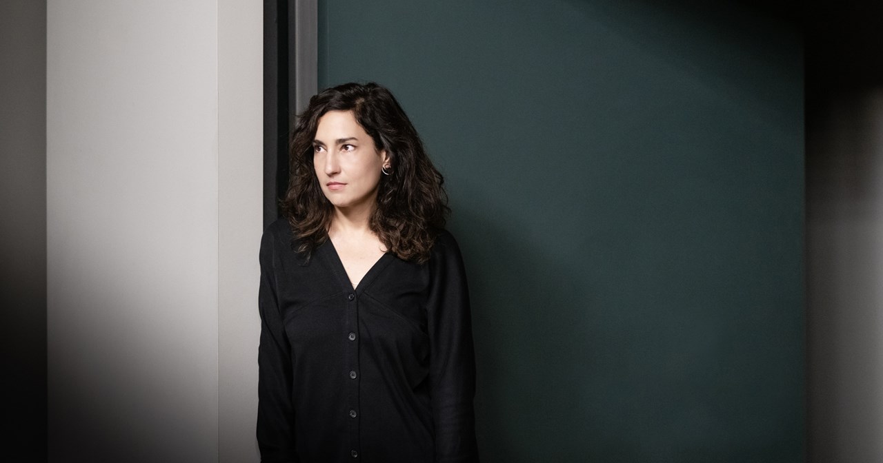 Όταν η σκηνή συναντά το τηλεοπτικό παιχνίδι γεννιέται ένα νέο θέατρο, καυστικό και σουρεαλιστικό - εικόνα 3