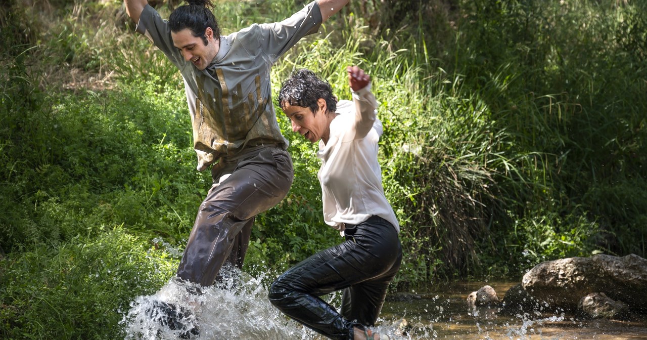 "Κρυφό νερό": Εσύ θα κατέβαινες στο ποτάμι για μια παράσταση; - εικόνα 6