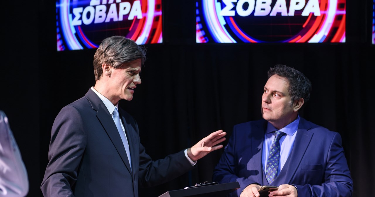 Ο Ένκε Φεζολλάρι βουτά στον πυκνό, υδάτινο λόγο της Γουλφ με τα "Κύματα" - εικόνα 7