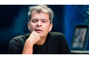 Εορταστικό πρόγραμμα για το "Demons" και τον "Άσχημο" - εικόνα 4