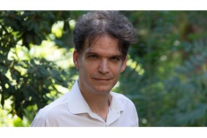 "Ένας ήρωας με παντούφλες": Ο Λάκης Λαζόπουλος σε ένα ρόλο που άφησε ιστορία - εικόνα 8