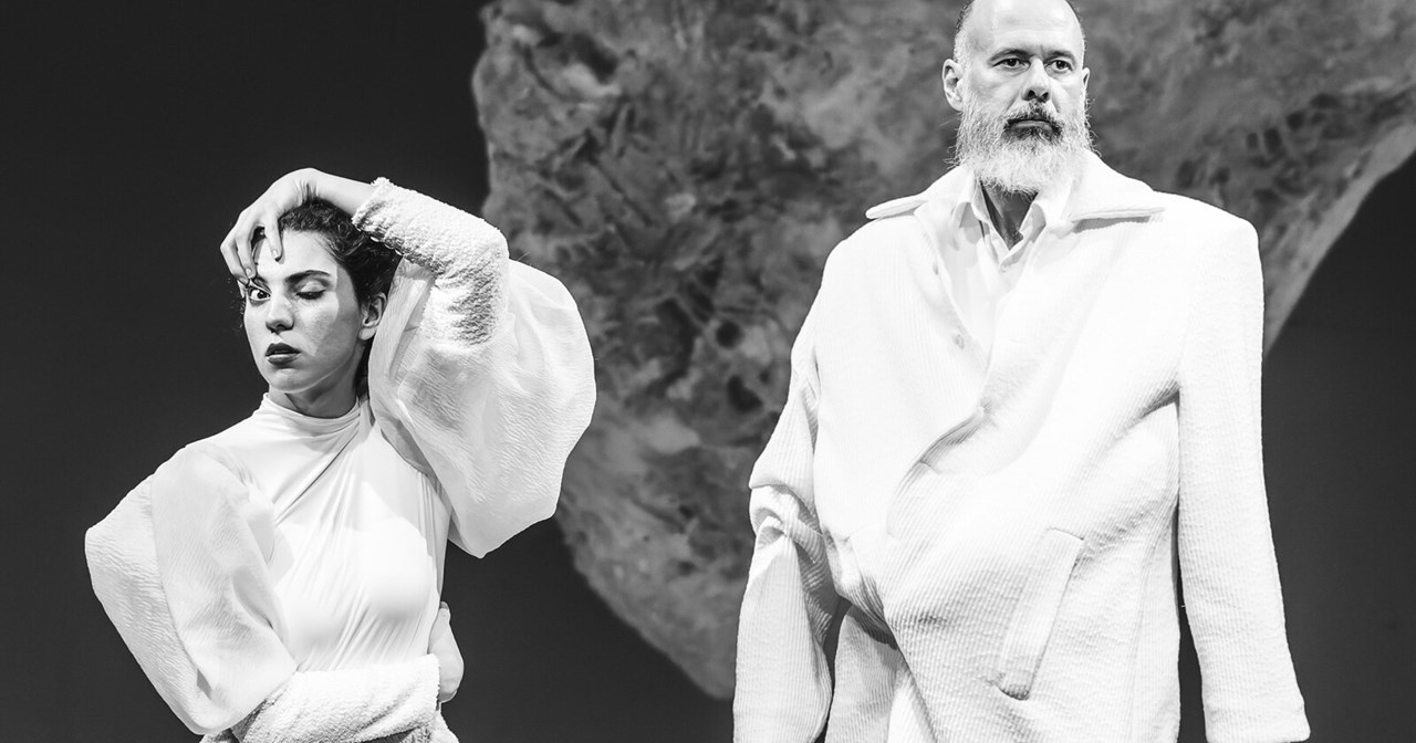 Η "Δημοκρατία του Μπακλαβά" και το πολιτικό θέατρο που μας αρέσει - εικόνα 2