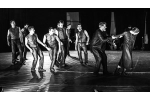 "Ιππόλυτος (στα χέρια της Αφροδίτης)": Πώς η Γιολάντα Μαρκοπούλου φέρνει το μέλλον στο θέατρο - εικόνα 4