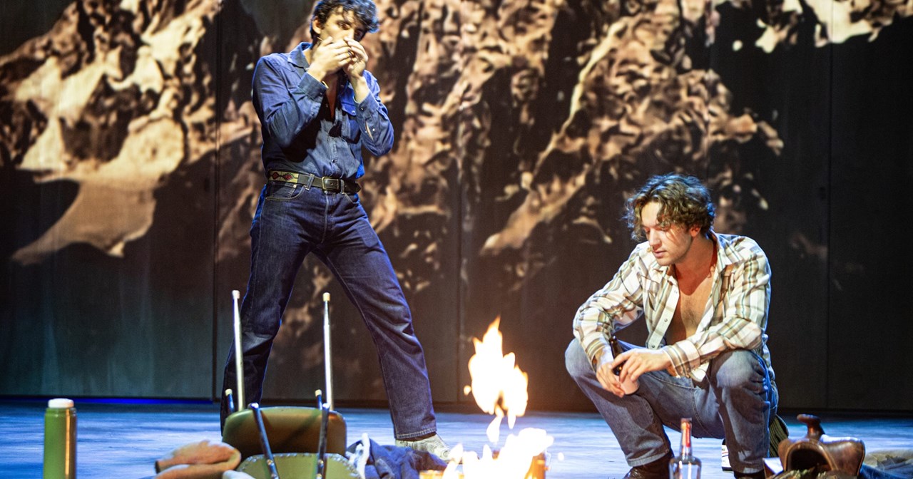 "Καρδιά του σκύλου": Νέες φωτογραφίες με τον Αργύρη Πανταζάρα στη διανομή - εικόνα 10