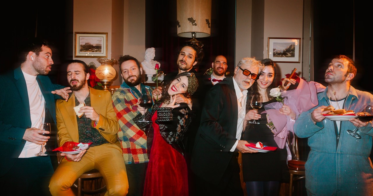 "Σήψη": Η ιστορία του κράτους σε κωμικοτραγική ανάγνωση - εικόνα 2