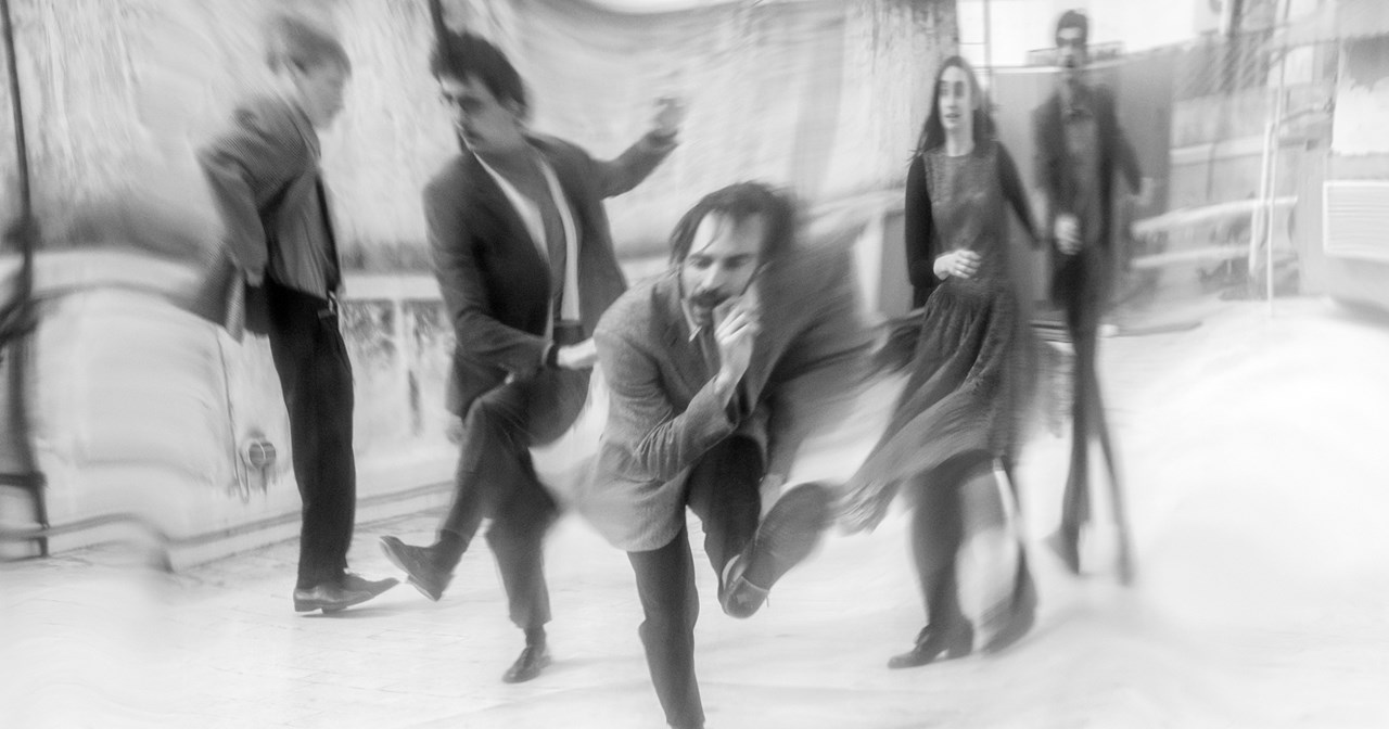 Αποκλειστικό: "Ο Αιών Μου", η νέα παράσταση του Παύλου Παυλίδη στο Άνεσις μυρίζει μπαρούτι - εικόνα 6