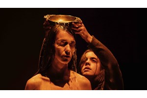 Τρεις λόγοι για να δείτε την βραβευμένη παράσταση η "Άνοδος του Αρτούρο Ούι" - εικόνα 4