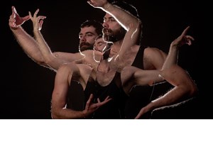 Το γλυκόπικρο "Μάθε με να φεύγω" στο Θέατρο του Νέου Κόσμου - εικόνα 3