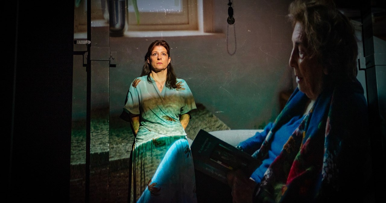 "Η πλεξούδα": Το παγκόσμιο best seller για πρώτη φορά στο θέατρο - εικόνα 4