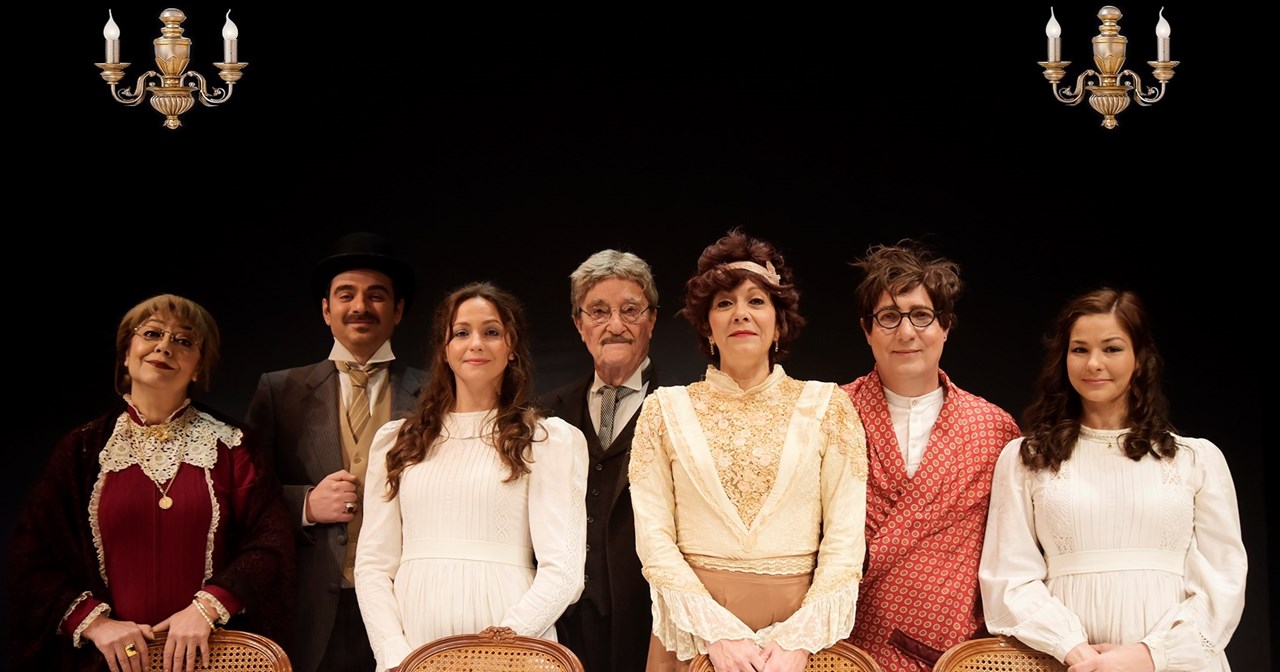 Ο Ένκε Φεζολλάρι μεταφέρει στο θέατρο το μυθιστόρημα "Η αγάπη άργησε μια μέρα" - εικόνα 7