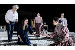 Ο "Πουπουλένιος" επιστρέφει με τον Δημήτρη Πιατά να ενισχύει δυναμικά τον θίασο - εικόνα 11