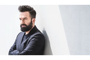 Είδαμε το "My fierce ignorant step": Ορμή, πάθος και αποθέωση του "μαζί" στη σκηνή της Στέγης - εικόνα 5