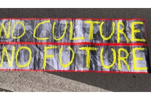 Τελειώνει η κατάληψη στο κτίριο Τσίλερ του Εθνικού Θεάτρου, ξεκινούν οι παραστάσεις - εικόνα 2