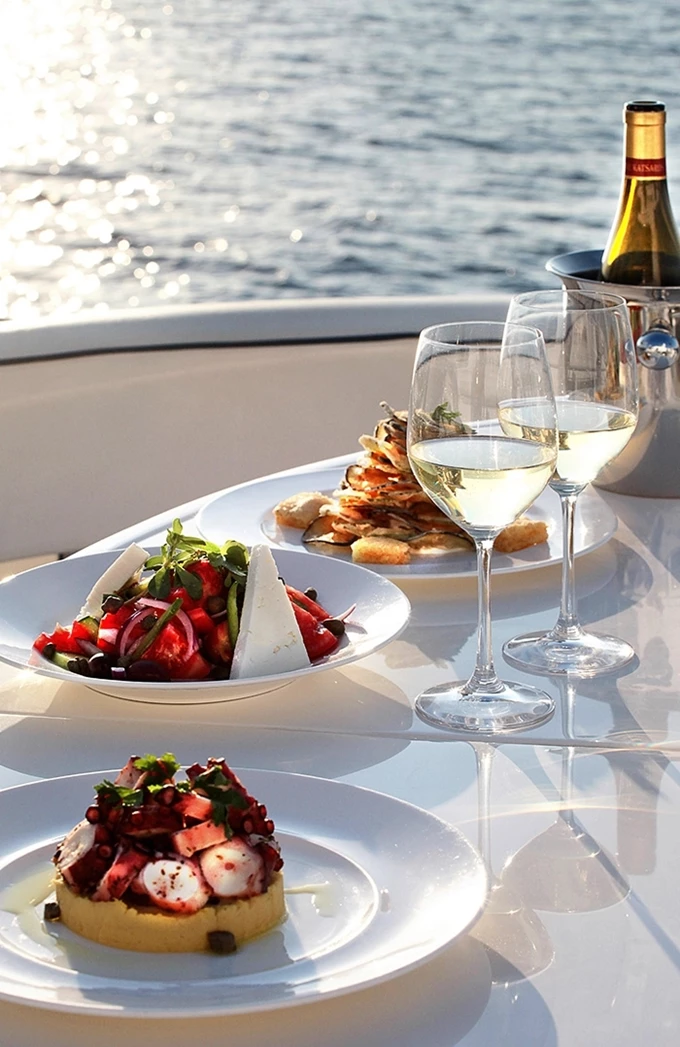 Milos at Sea 2