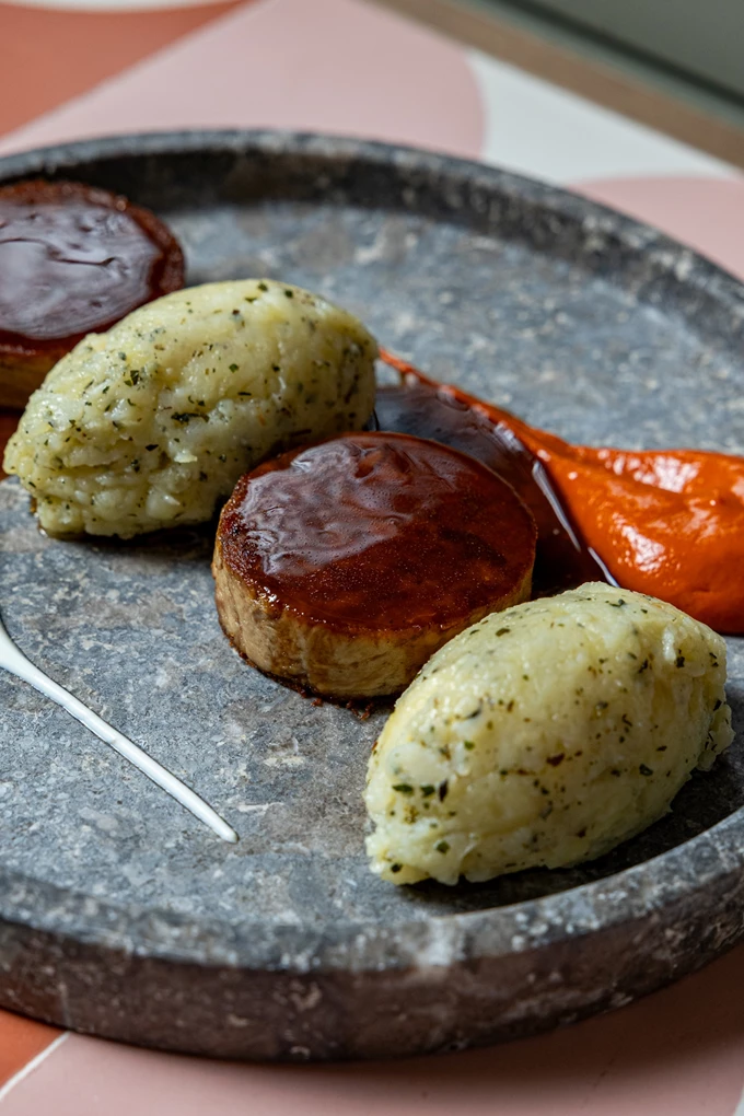 Το μπιστρό 'Yphes' στο κέντρο της Αθήνας 11