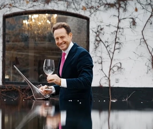 M.J. Riedel: Πότε έρχεται στην Αθήνα ο Michael Jordan των ποτηριών