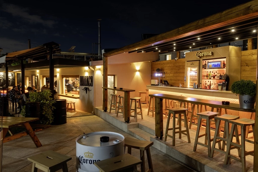 Ένα στέκι-θρύλος επιστέφει πιο oldschool από ποτέ στα Βόρεια Προάστια