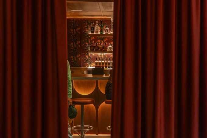 Bar 2046