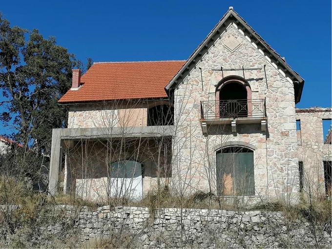 πρώην βασιλικό κτήμα Τατοΐου