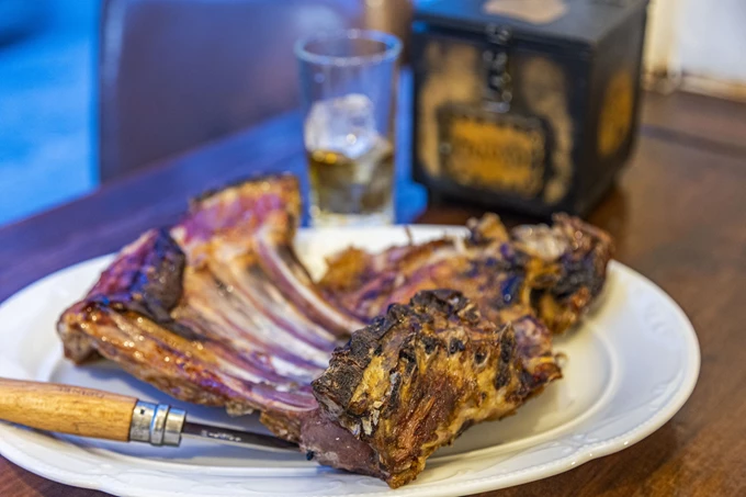 'Ντελόγο': Η κρητική izakaya της οδού Σινώπης