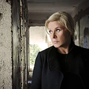 Πού είναι η μάνα σου μωρή