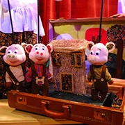 Εορταστικές παραστάσεις στην Παραμυθοχώρα