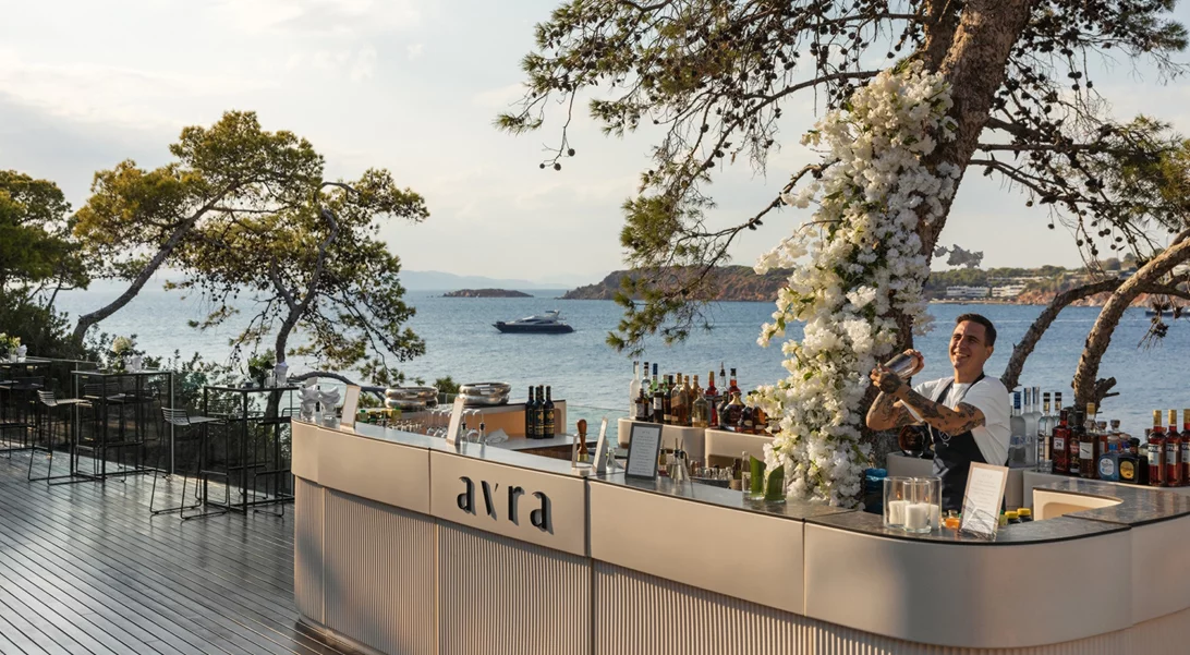 Η γεύση του Four Seasons Astir Palace Hotel Athens, όπου κι αν βρίσκεστε