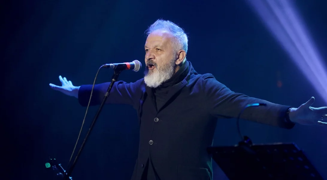 Ο Χρήστος Θηβαίος σε στίχους Τάσου Αλιμπινίση