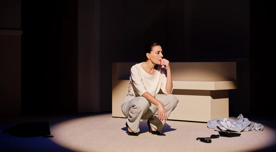 "Ακρωτήρι" με τη Μαρία Ναυπλιώτου: Τελευταίες παραστάσεις στην Αθήνα