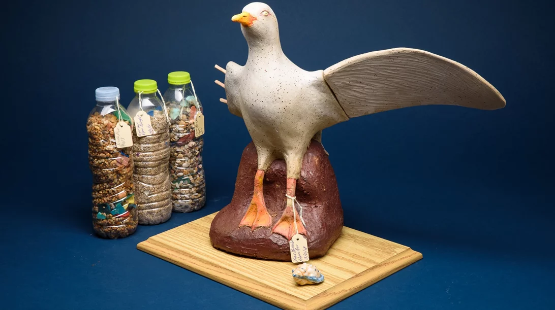 Η έκθεση "Pott / Pott" διερευνά τη δημώδη παράδοση