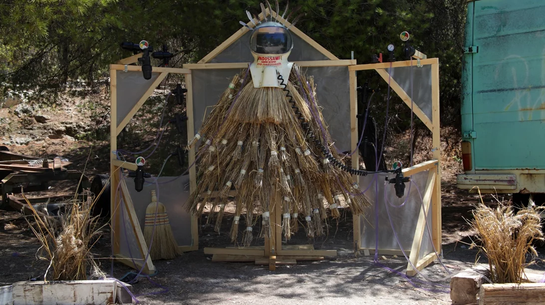 Η έκθεση "Home Μπάλτιζα work in progress" μας ταξιδεύει στο λιμάνι των Σπετσών