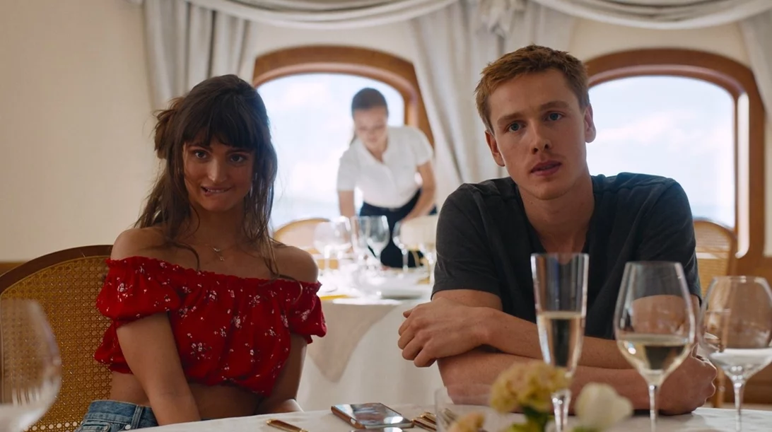 Απόψε (29/9) στην TV: Το βραβευμένο με Χρυσό Φοίνικα "Τρίγωνο της Θλίψης" στην ΕΡΤ3