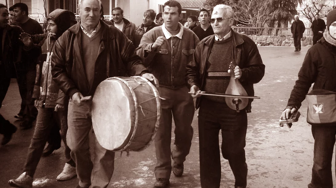 Oι λύρες της στεριάς και της θάλασσας: Μια δοξαριά Ελλάδα στο Μέγαρο Μουσικής