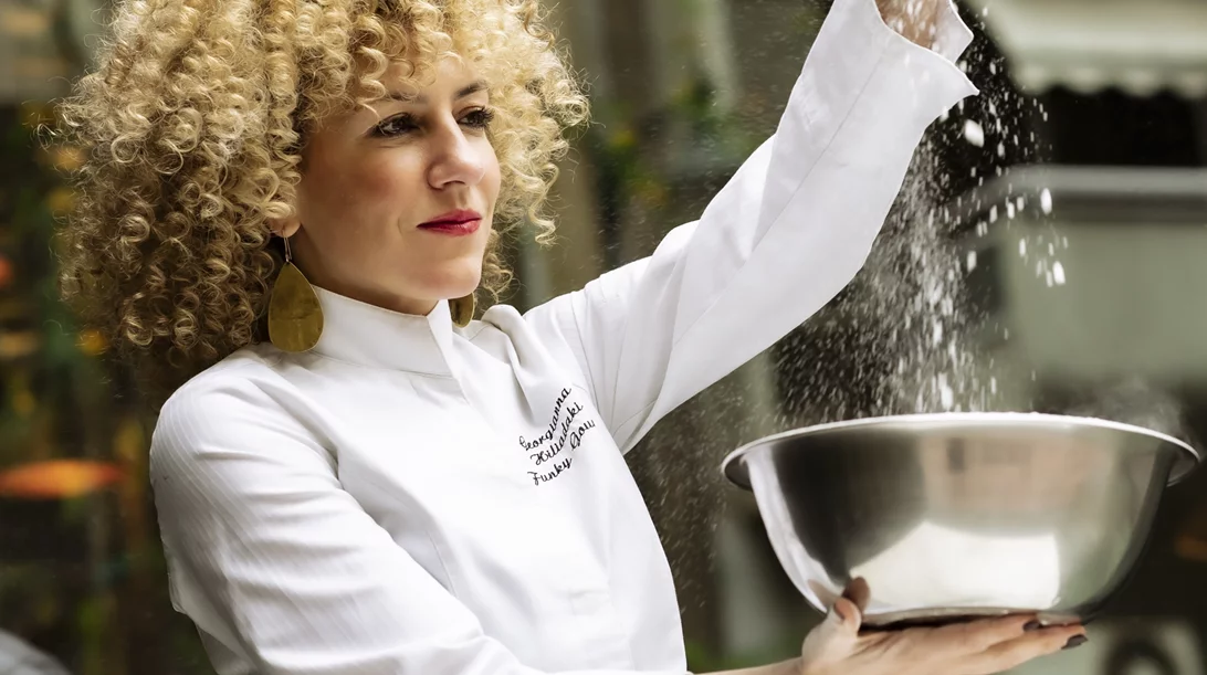 Μα ποιες είναι οι Charlie's Angels που ανοίγουν ένα νέο εστιατόριο στο Κολωνάκι;