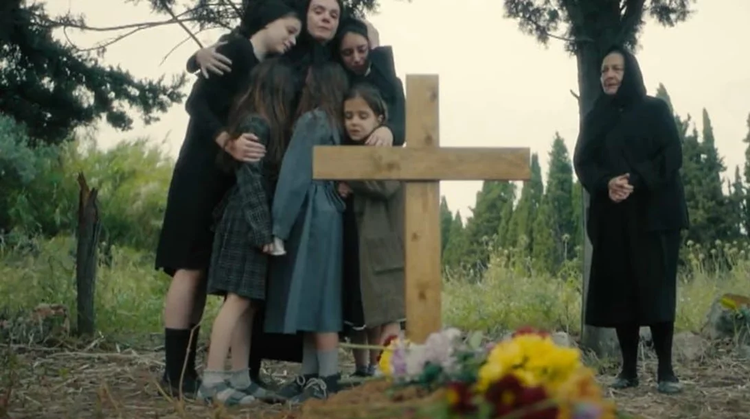 Γιατί το κοινό λατρεύει σειρές όπως το "Σπίτι Δίπλα στο Ποτάμι"