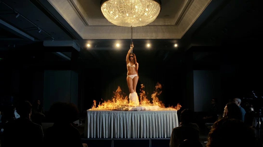 H Μαρίνα Σάττι ανεβαίνει "EPANO STO TRAPEZI"