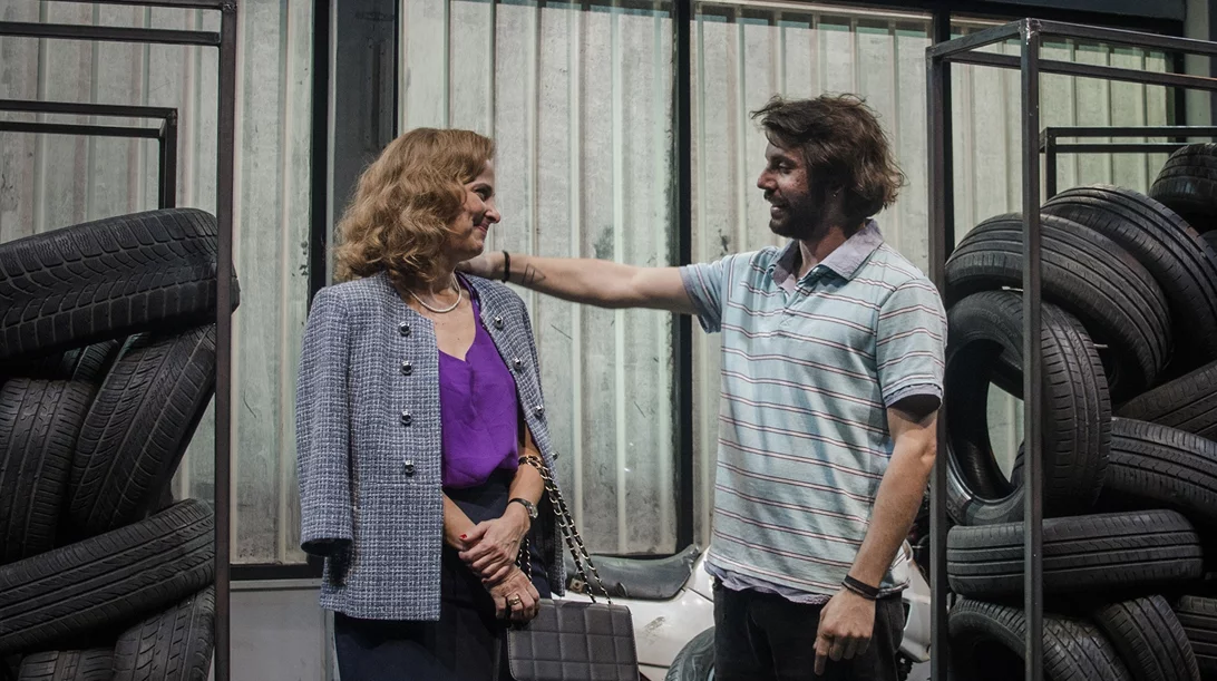 Θέατρο Επί Κολωνώ: Οι τέσσερις επιδραστικές παραστάσεις που συζητήθηκαν και θα συζητηθούν